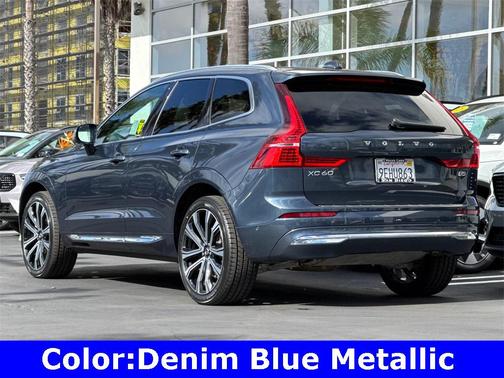 2023 Volvo XC60 B5 Ultimate Bright Theme