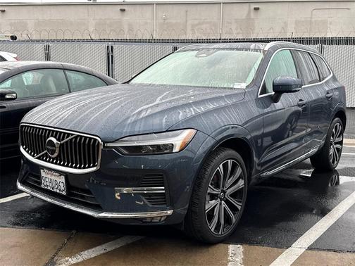 2023 Volvo XC60 B5 Ultimate Bright Theme