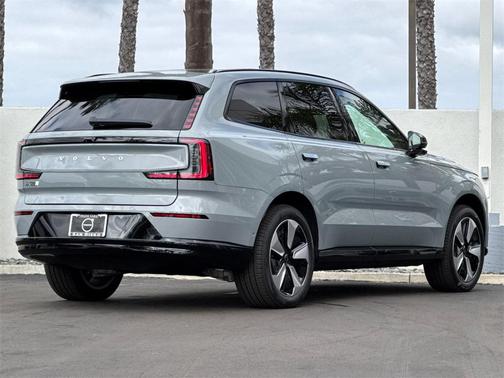 2025 Volvo EX90 Twin Motor Performance Plus