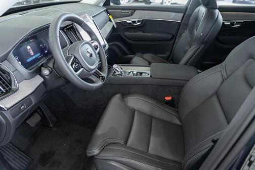 2025 Volvo XC90 B6 Ultra