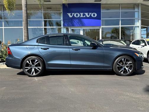 2025 Volvo S60 B5 Core