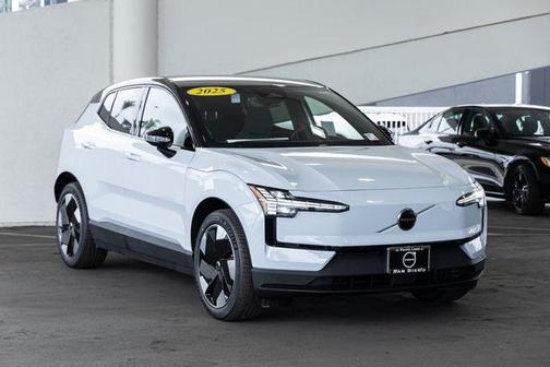 2025 Volvo EX30 Twin Motor Plus