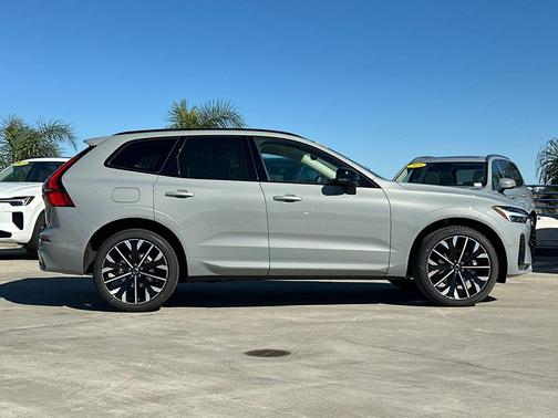 2026 Volvo XC60 B5 Ultra