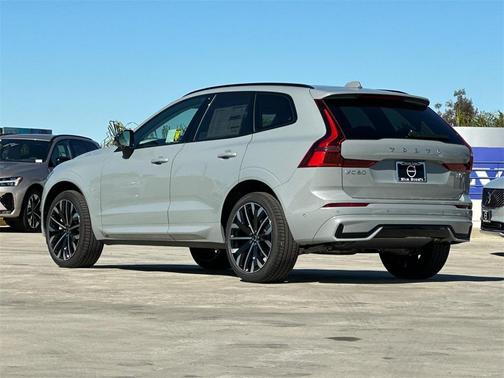 2026 Volvo XC60 B5 Ultra