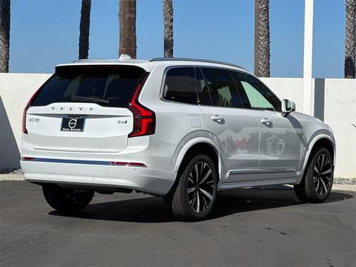 2026 Volvo XC90 B6 Core