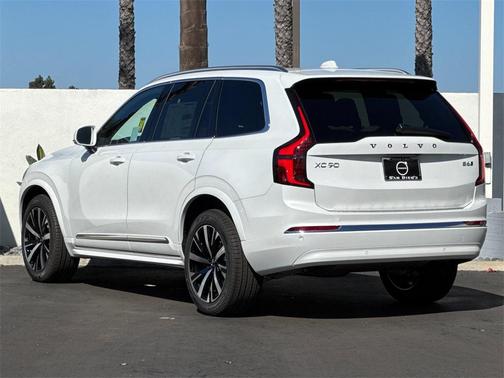 2026 Volvo XC90 B6 Core