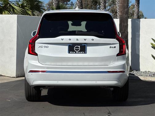 2026 Volvo XC90 B6 Core