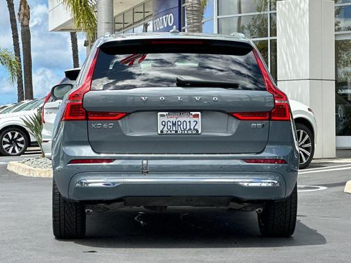 Thunder Grey Metallic 2023 Volvo XC60 B5 Plus Bright Theme
