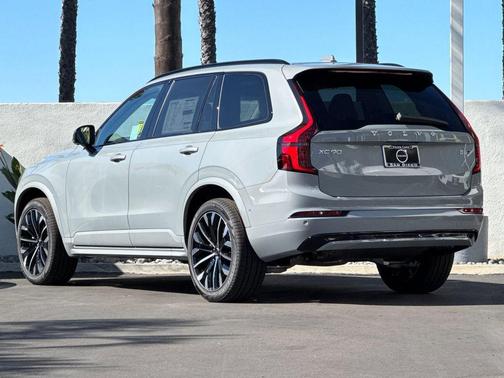2026 Volvo XC90 B6 Ultra Dark Theme 7-Seater