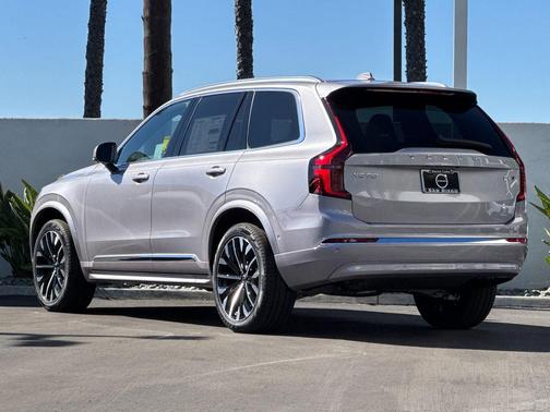 2026 Volvo XC90 B6 Plus 7-Seater