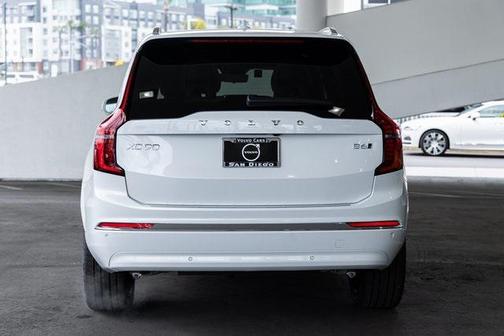 2025 Volvo XC90 B6 Plus 7-Seater