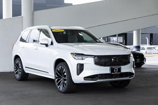 2025 Volvo XC90 B6 Plus 7-Seater