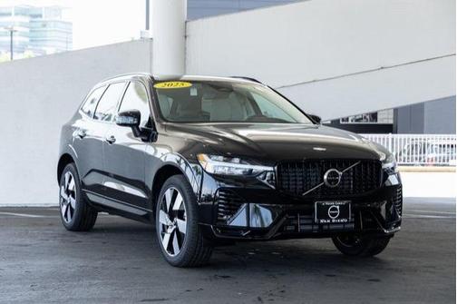 2025 Volvo XC60 Plug-In Hybrid Plus