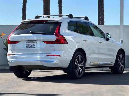 2023 Volvo XC60 B5 Plus Bright Theme