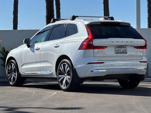 2023 Volvo XC60 B5 Plus Bright Theme