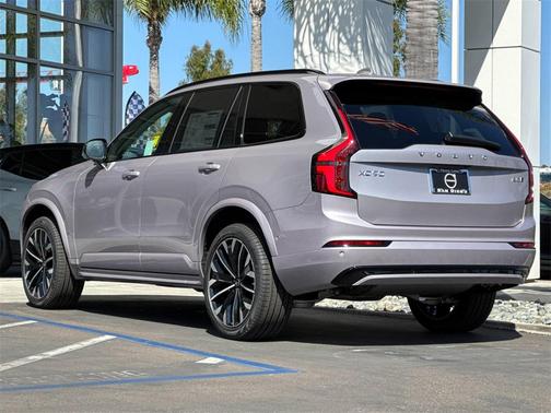 2026 Volvo XC90 B6 Ultra Dark Theme 6-Seater