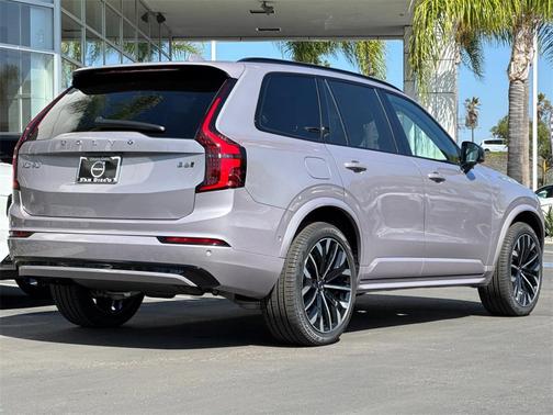 2026 Volvo XC90 B6 Ultra Dark Theme 6-Seater