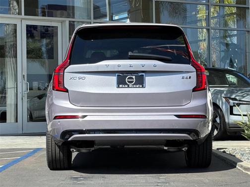 2026 Volvo XC90 B6 Ultra Dark Theme 6-Seater