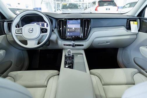 2025 Volvo XC60 Plug-In Hybrid T8 Ultra