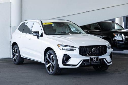 2025 Volvo XC60 Plug-In Hybrid T8 Ultra