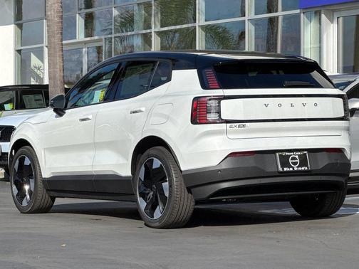 2026 Volvo EX30 Plus Twin Motor Performance, Fully electric