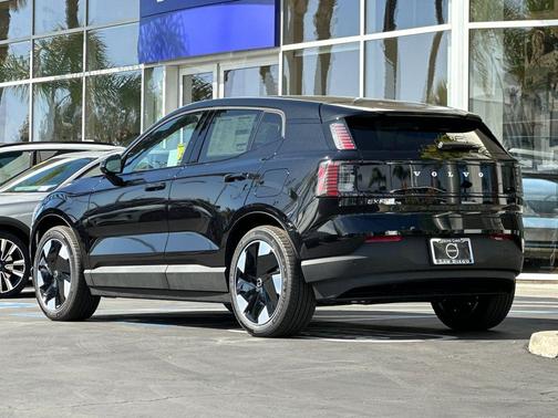 2026 Volvo EX30 Plus Twin Motor Performance, Fully electric