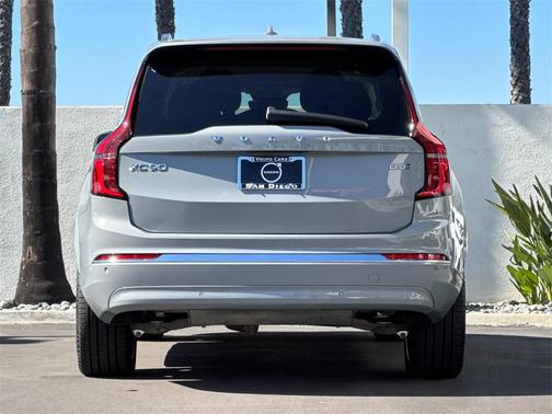 2025 Volvo XC90 B5 Plus 7-Seater