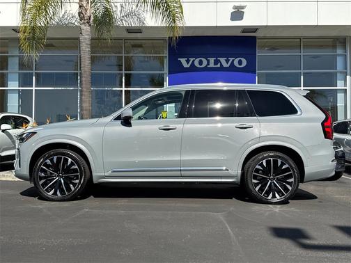 2025 Volvo XC90 B5 Plus 7-Seater