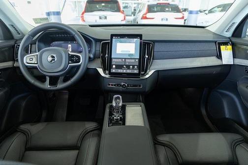 2025 Volvo XC90 Plug-In Hybrid T8 Ultra 7-Seater