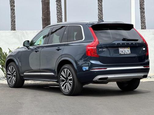 2021 Volvo XC90 Recharge Plug-In Hybrid T8 Inscription Expression 7 Passenger