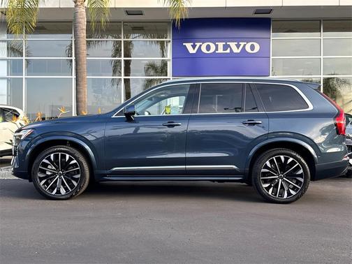 2025 Volvo XC90 B6 Plus 7-Seater