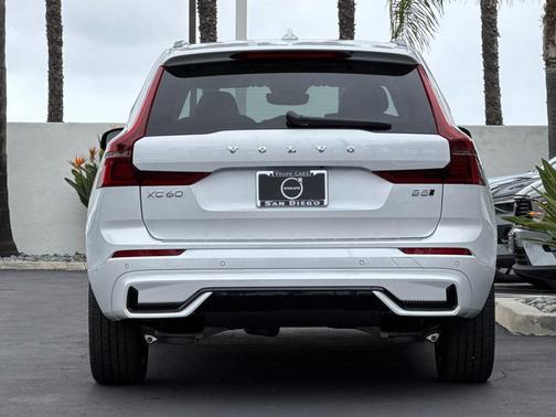 2026 Volvo XC60 B5 Ultra
