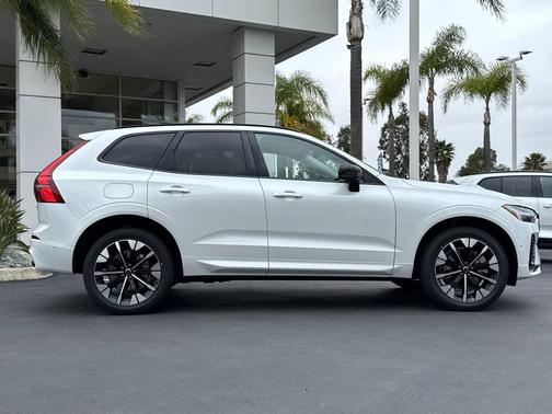2026 Volvo XC60 B5 Ultra
