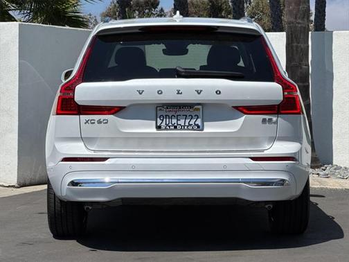 2023 Volvo XC60 B5 Plus Bright Theme