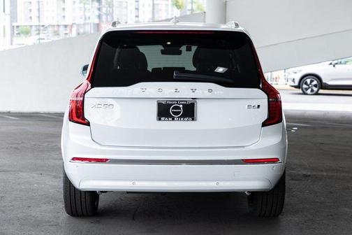 2025 Volvo XC90 B6 Plus 7-Seater