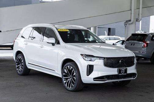 2025 Volvo XC90 B6 Plus 7-Seater