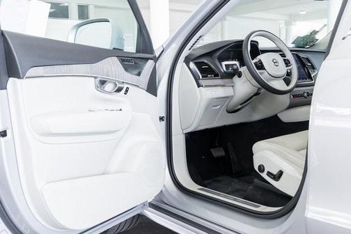 2023 Volvo XC90 Recharge Plug-In Hybrid T8 Plus Bright Theme 7-Seater