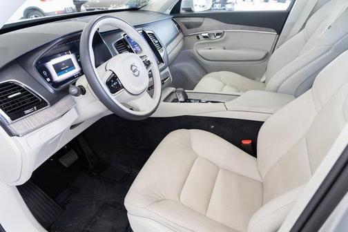 2023 Volvo XC90 Recharge Plug-In Hybrid T8 Plus Bright Theme 7-Seater
