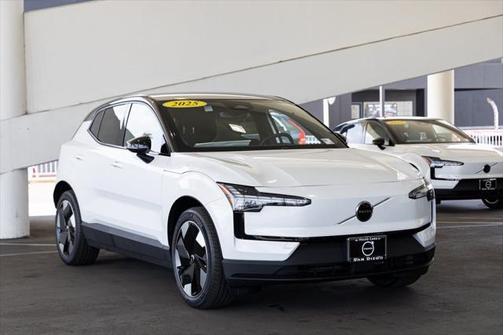 2025 Volvo EX30 Twin Motor Plus