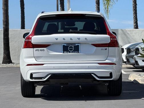 2025 Volvo XC60 B5 Plus