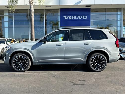 2026 Volvo XC90 B6 Ultra Dark Theme 7-Seater