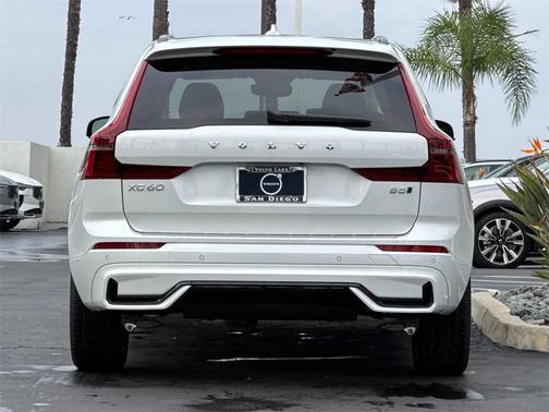 2026 Volvo XC60 B5 Plus