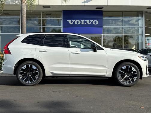 2026 Volvo XC60 B5 Plus