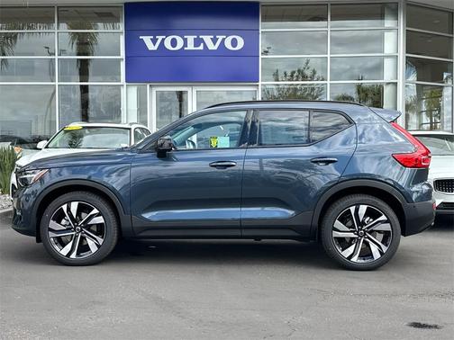 2026 Volvo XC40 B5 Ultra