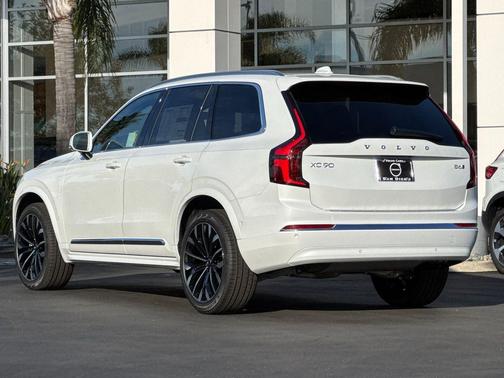 2026 Volvo XC90 B6 Plus 7-Seater