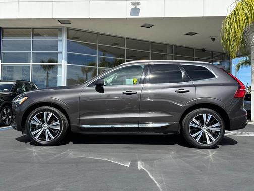 2023 Volvo XC60 B5 Plus Bright Theme
