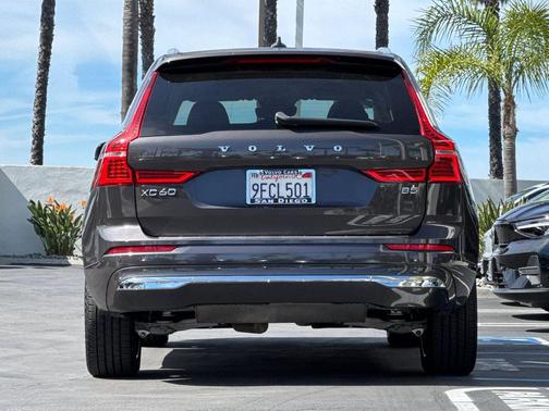 2023 Volvo XC60 B5 Plus Bright Theme