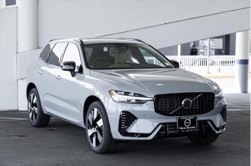 2025 Volvo XC60 Plug-In Hybrid T8 Ultra