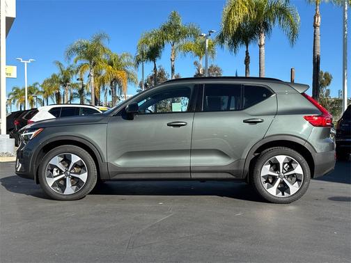 2026 Volvo XC40 B5 Core