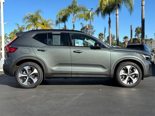 2026 Volvo XC40 B5 Core